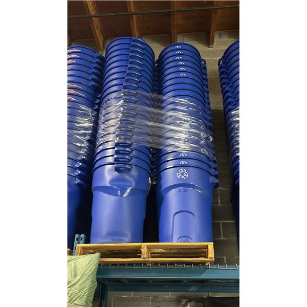 4 STACKS OF 20 BLUE RUBBERMAID ROUGHNECK RECYCLE/TRASH BINS WITH LIDS- 32 GAL/ 121 L