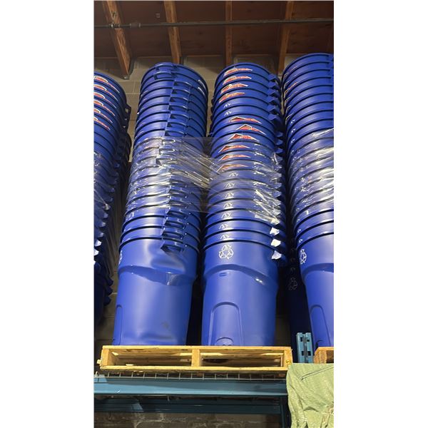 4 STACKS OF 20 BLUE RUBBERMAID ROUGHNECK RECYCLE/TRASH BINS WITH LIDS- 32 GAL/ 121 L