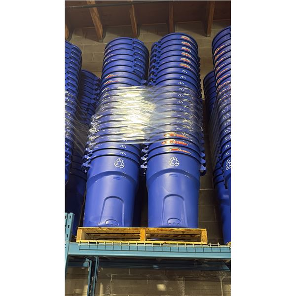 4 STACKS OF 20 BLUE RUBBERMAID ROUGHNECK RECYCLE/TRASH BINS WITH LIDS- 32 GAL/ 121 L