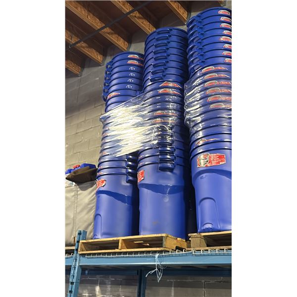 4 STACKS OF 20 BLUE RUBBERMAID ROUGHNECK RECYCLE/TRASH BINS WITH LIDS- 32 GAL/ 121 L