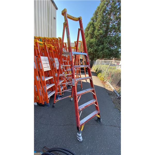 WERNER PODIUM 6' ORANGE CARBON FIBER INDUSTRIAL PLATFORM LADDER