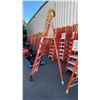 Image 1 : WERNER PODIUM 6' ORANGE CARBON FIBER INDUSTRIAL PLATFORM LADDER