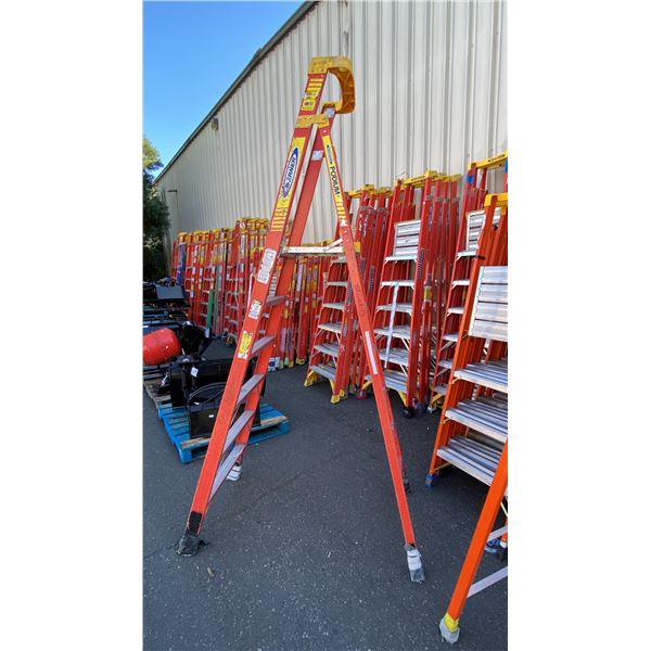 WERNER PODIUM 6' ORANGE CARBON FIBER INDUSTRIAL PLATFORM LADDER