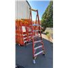 Image 1 : WERNER PODIUM 6' ORANGE CARBON FIBER INDUSTRIAL PLATFORM LADDER