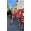 Image 1 : WERNER PODIUM 6' ORANGE CARBON FIBER INDUSTRIAL PLATFORM LADDER