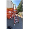 Image 1 : WERNER PODIUM 6' ORANGE CARBON FIBER INDUSTRIAL PLATFORM LADDER