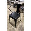 Image 2 : 4 METAL CURVED BACK MODERN CAFE CHAIRS