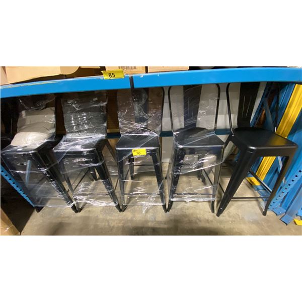5 METAL CURVED BACK MODERN BAR HEIGHT CHAIRS