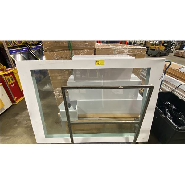 ILLUMINATED FOUNTAIN DECOR SET WITH WATER PUMP, 4 LIGHT TOWERS AND 2 BOXES OF ADDITIONAL PLEXIGLASS