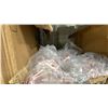 Image 5 : SHELF OF DISPOSABLE BEVERAGE CUPS, CONDIMENTS, LED STRIP LIGHTS, MMA GLOVES, PING PONG GLOVES,