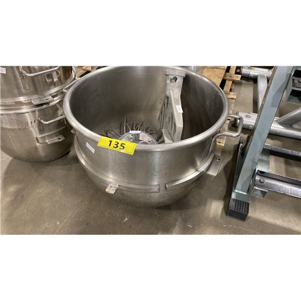 20" DIAMETER LARGE QUART MIXING BOWL WITH 3 MIXING HEAD ATTACHMENTS