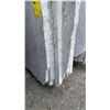 Image 3 : 1 STONE COUNTERTOP SLAB WHITE WITH GREY GRAIN APPROX 10' 3"L X 4' 2"W X 1 1/4" THICK