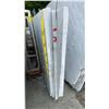 Image 2 : 1 STONE COUNTERTOP SLAB WHITE WITH GREY GRAIN APPROX 10' 3"L X 4' 2"W X 1 1/4" THICK