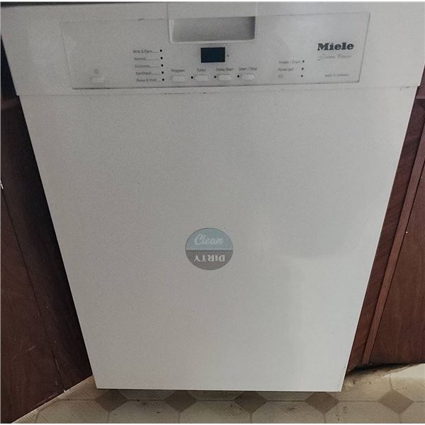 Miele G4225U White Under Counter Dishwasher