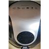 Image 4 : Insignia NS-AF50BK2-C Digital Air Fryer and Frigidaire EFI206-COPPER Ice Maker