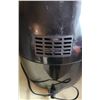 Image 7 : Insignia NS-AF50BK2-C Digital Air Fryer and Frigidaire EFI206-COPPER Ice Maker