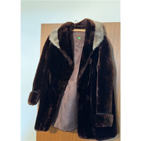 Vintage Brown Fur Coat with Patterned Satin Lining and Light Fur Collar