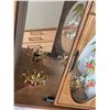 Image 5 : Wooden Jewelry Cabinet with Floral Glass Doors