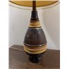 Image 2 : Vintage Ceramic Table Lamp With Textured Shade