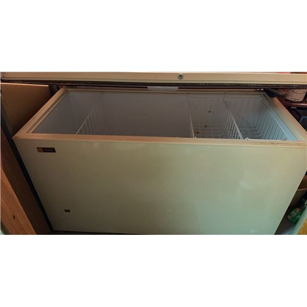 General Freezer Model GC20L White Chest Freezer