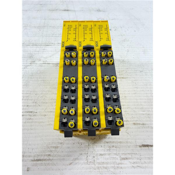 (3) Sick #RLY3-0SSD100 / #1085343 Safety Relays