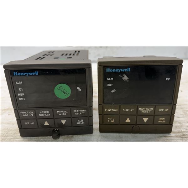 (2) Honeywell #DC300C-0-0A0-20-0000-0 / UDC3000 Versa-Pro Temperature Controllers