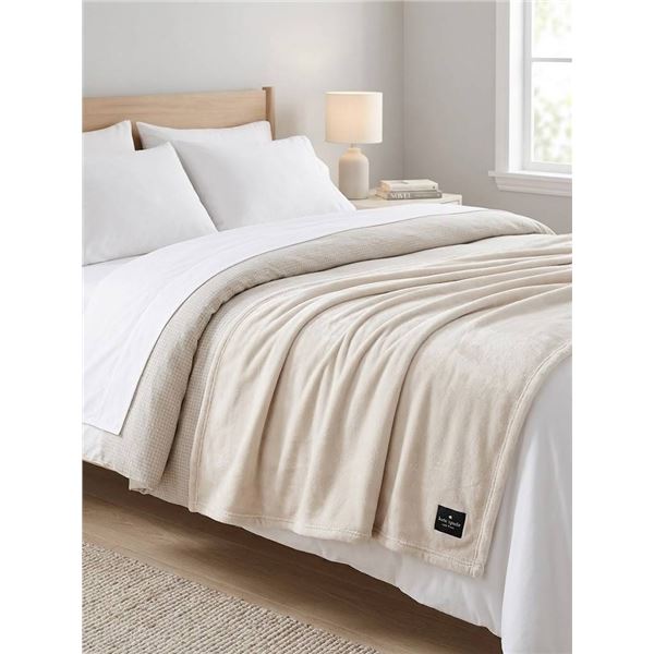 Kate Spade New York Plush Throw Blanket