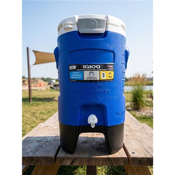 Igloo 5 Gallon Wheeled Drinking Water Cooler