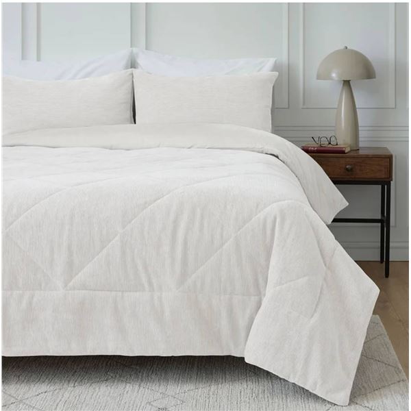 Roots Home Queen Comforter