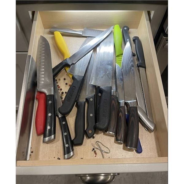 Lot of Assorted Kitchen Knives