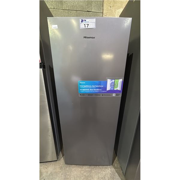 HISENSE 21,5" WIDE STAINLESS STEEL SWING DOOR CONVERTIBLE REFRIGERATOR/FREEZER