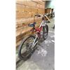 Image 3 : WARP GIANT DS ONE 27 SPEED BICYCLE *FRONT BRAKE DOESN'T WORK*