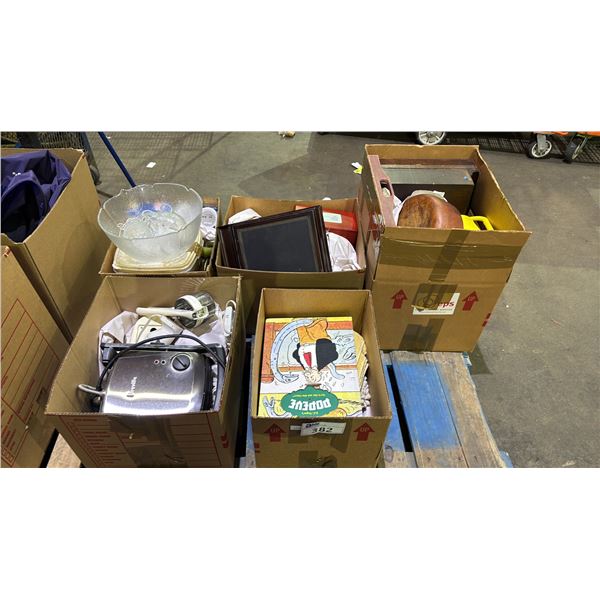 PALLET OF ASSORTED HOUSEHOLD GOODS: 45 RPM RECORDS, PANINI GRILL, KITCHEN ITEMS & MORE *MUST TAKE