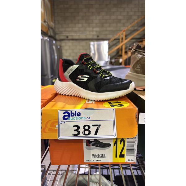 CHILD'S SIZE 12 SKETCHERS SWIFT FIT RUNNING SHOES