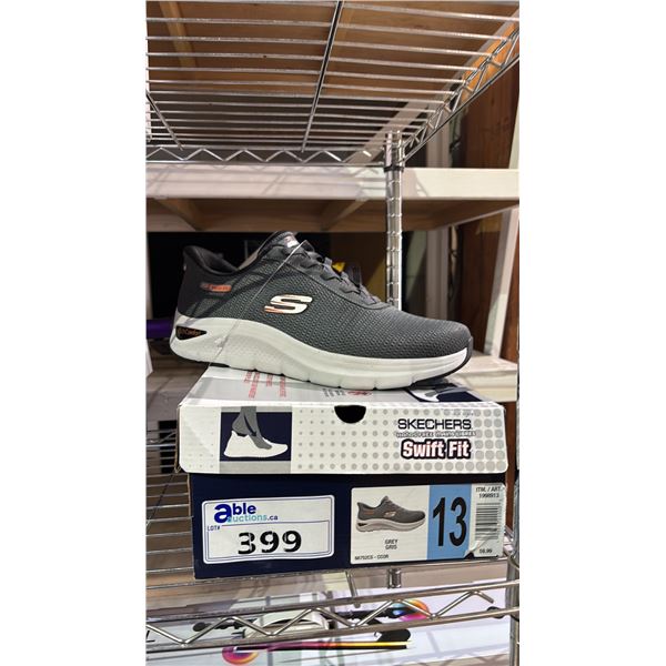 MEN'S SIZE 13 SKETCHERS SWIFT FIT RUNNING SHOES