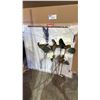 Image 2 : NEW FRAMED ART PRINT WITH ARTIFICIAL FLOWERS