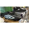 Image 2 : CHILD'S SIZE 4 UMBRO SOCCER CLEATS