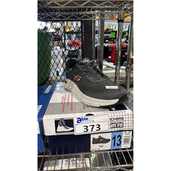 MEN'S SIZE 13 SKETCHERS SWIFT FIT RUNNING SHOES