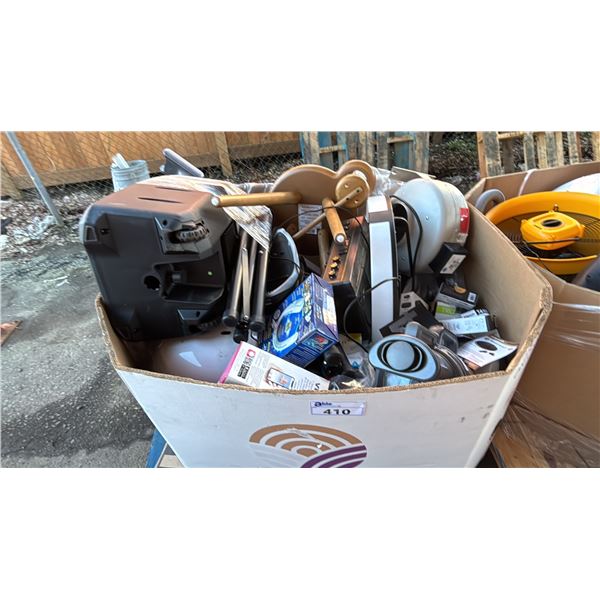 PALLET OF ASSTD. ITEMS: PORTABLE SPEAKER, WIRELESS EAR BUDS, RETRO GLOW BOOMBOX & MORE