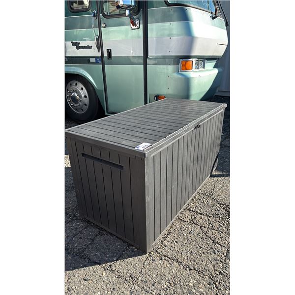 KETER DECK BOX *UNKNOWN WORKING CONDITION/MAY BE MISSING PARTS & OR PIECES*