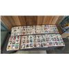 Image 1 : COMPLETE SET OF 1989 TOPPS BASEBALL CARDS IN TRADING CARD SLEEVES