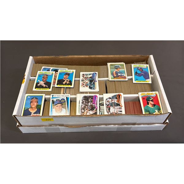 BOX OF ASSORTED VINTAGE TOPPS BASEBALL TRADING CARDS