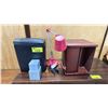 Image 1 : STAPLES SHREDDER, (2) SOAPSTONE BLOCKS, TABLE LAMP & TABLETOP WOOD CD CAROUSEL