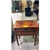 Image 1 : VINTAGE 2-DRAWER WOOD SIDE TABLE