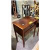 Image 2 : VINTAGE 2-DRAWER WOOD SIDE TABLE