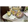 Image 3 : PORCELAIN VASES, GALILEO THERMOMETER, 3 ART GLASS DUCKS & MORE