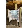 Image 2 : SAMSUNG 32" W STAINLESS STEEL FRENCH DOOR FRIDGE WITH BOTTOM FREEZER DRAWER