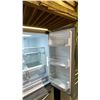 Image 4 : SAMSUNG 36" WIDE FRENCH DOOR FRIDGE W/WATER & ICE DISPENSER & BOTTOM FREEZER DRAWER
