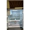Image 5 : SAMSUNG 36" WIDE FRENCH DOOR FRIDGE W/WATER & ICE DISPENSER & BOTTOM FREEZER DRAWER