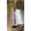 Image 7 : SAMSUNG 36" WIDE FRENCH DOOR FRIDGE W/WATER & ICE DISPENSER & BOTTOM FREEZER DRAWER